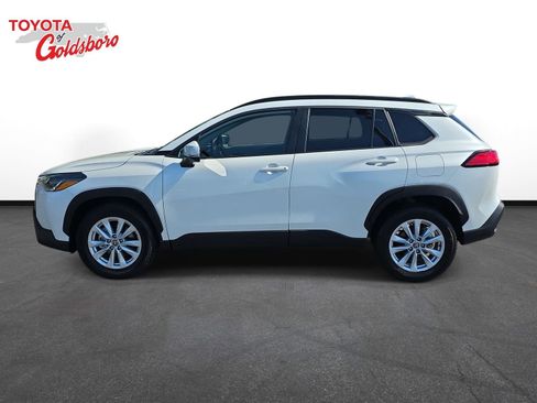 Used 2022 Toyota Corolla Cross LE FWD image 8