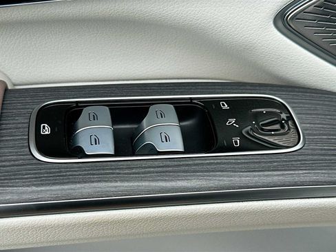 Used 2023 Mercedes-Benz EQS 580 4MATIC SUV image 18