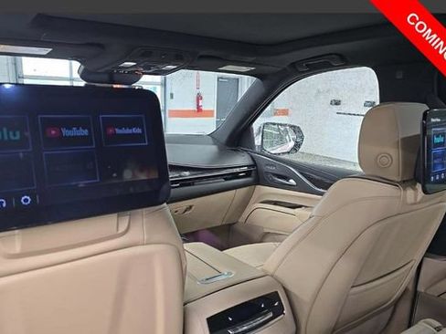 Used 2023 Cadillac Escalade Premium Luxury AWD/4WD image 8