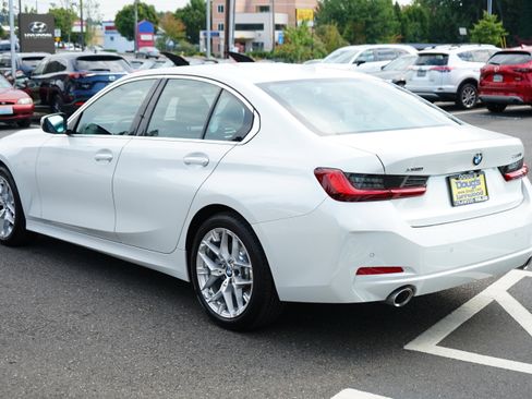 Used 2025 BMW 330i xDrive Sedan w/ Convenience Package image 8