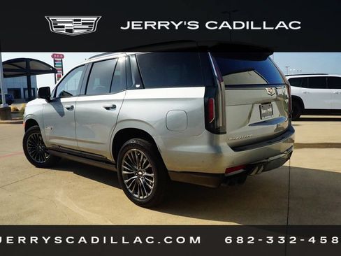 Used 2023 Cadillac Escalade V AWD/4WD image 2