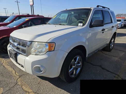 Used 2009 Ford Escape XLT AWD/4WD image 2