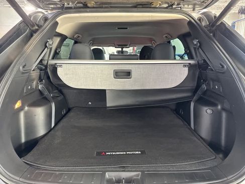 Used 2023 Mitsubishi Outlander SE image 18