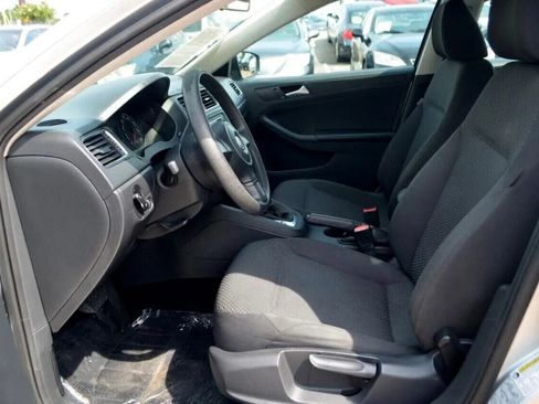 Used 2014 Volkswagen Jetta S image 28