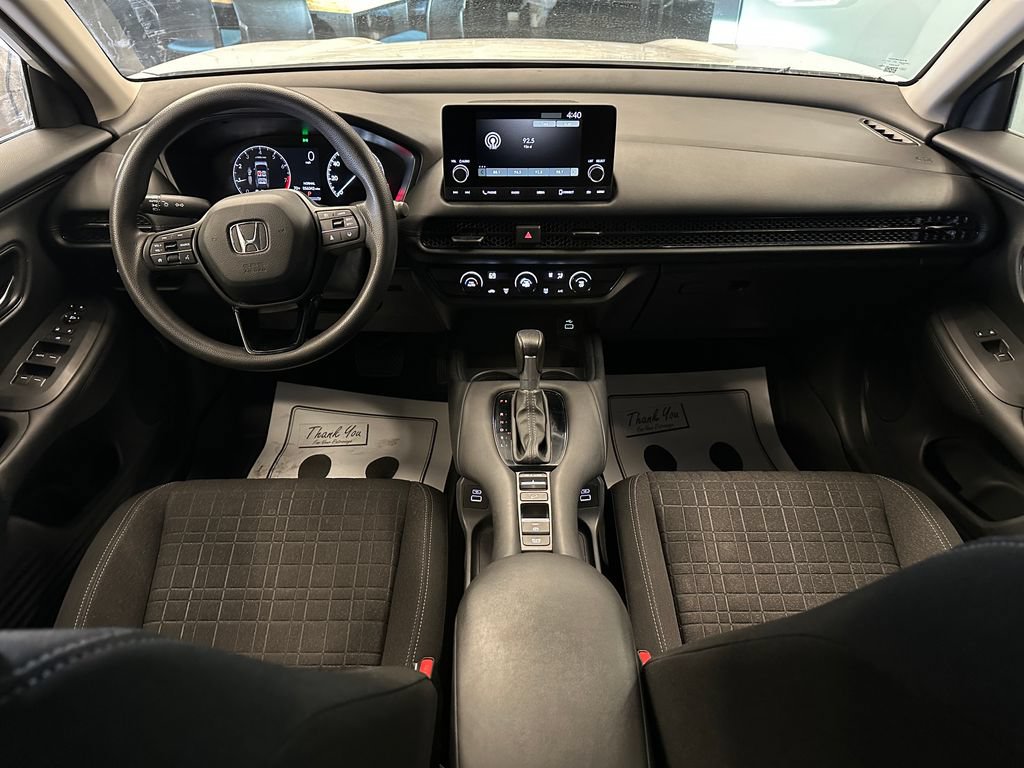 Used 2023 Honda HR-V LX image 9