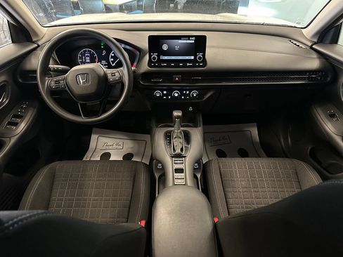 Used 2023 Honda HR-V LX image 9