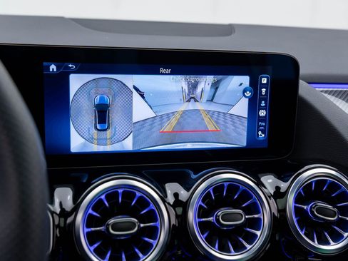 Used 2025 Mercedes-Benz GLA 250 image 27