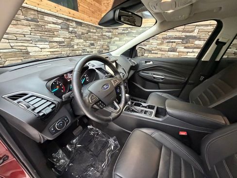 Used 2018 Ford Escape Titanium w/ Ford Safe & Smart Package AWD/4WD image 10