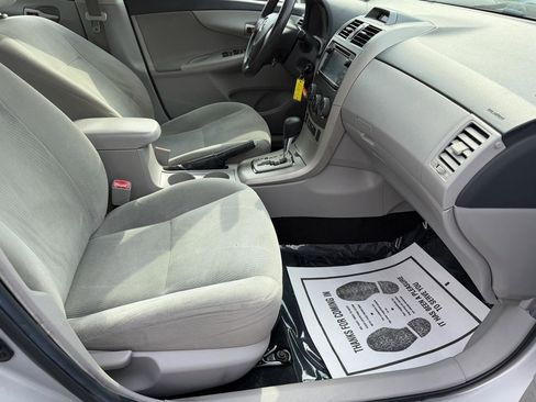 Used 2013 Toyota Corolla LE image 15