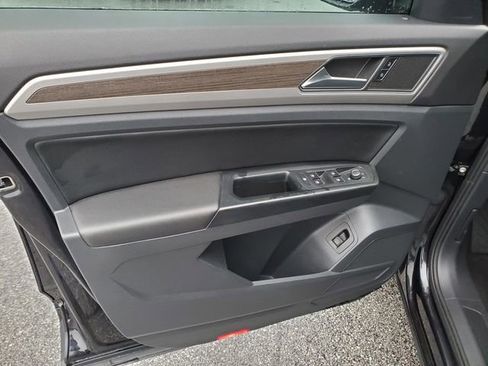 Used 2019 Volkswagen Atlas SE w/ Panoramic Sunroof Package image 14