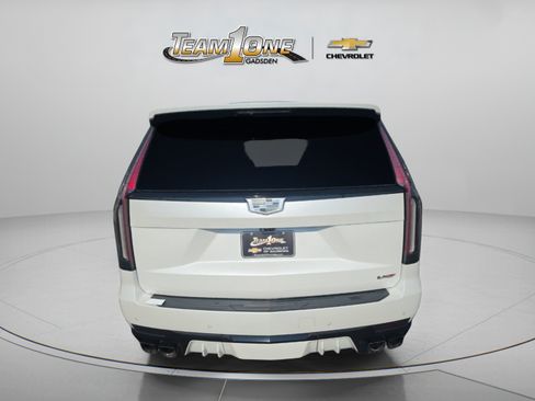 Used 2023 Cadillac Escalade ESV V AWD/4WD image 7