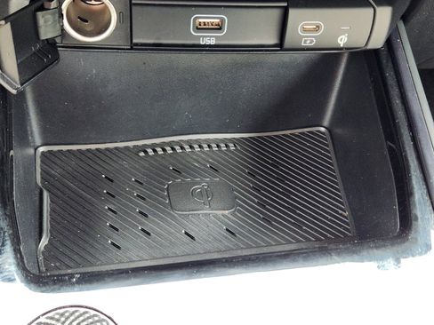 Used 2024 Kia Niro EX FWD image 16