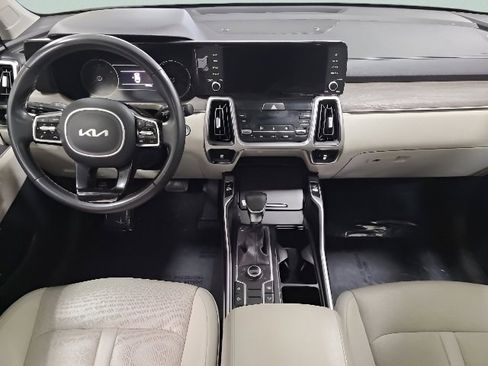Used 2023 Kia Sorento S w/ Panoramic Sunroof Package AWD/4WD image 2