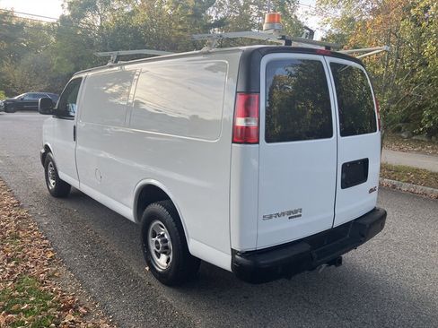 Used 2015 GMC Savana 3500 image 2
