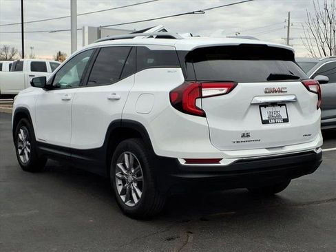 Used 2023 GMC Terrain SLT image 5