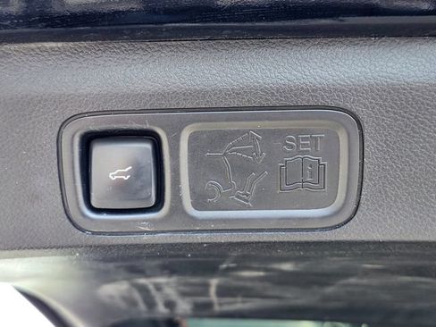 Used 2019 Lincoln Navigator L Select AWD/4WD image 36