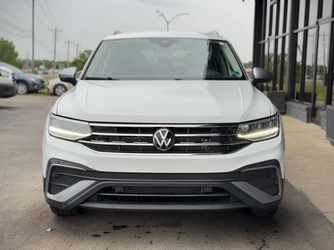 Used 2024 Volkswagen Tiguan SE AWD/4WD image 6