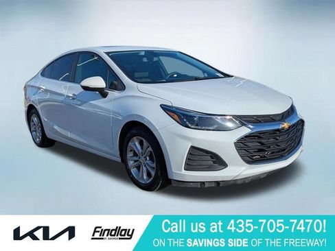 Used 2019 Chevrolet Cruze LT w/ Sun And Sound Package FWD image 9