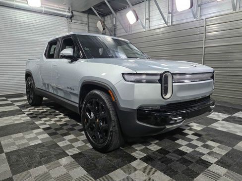 Used 2025 Rivian R1T Adventure image 4