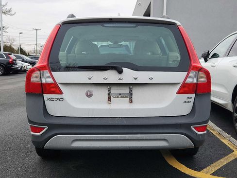 Used 2010 Volvo XC70 3.2 image 4