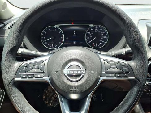 Used 2024 Nissan Sentra SV FWD image 14