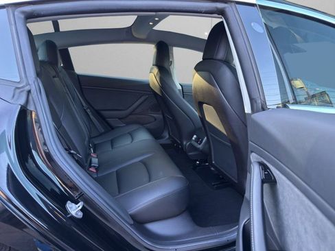 Used 2019 Tesla Model 3 Standard Range Plus image 12