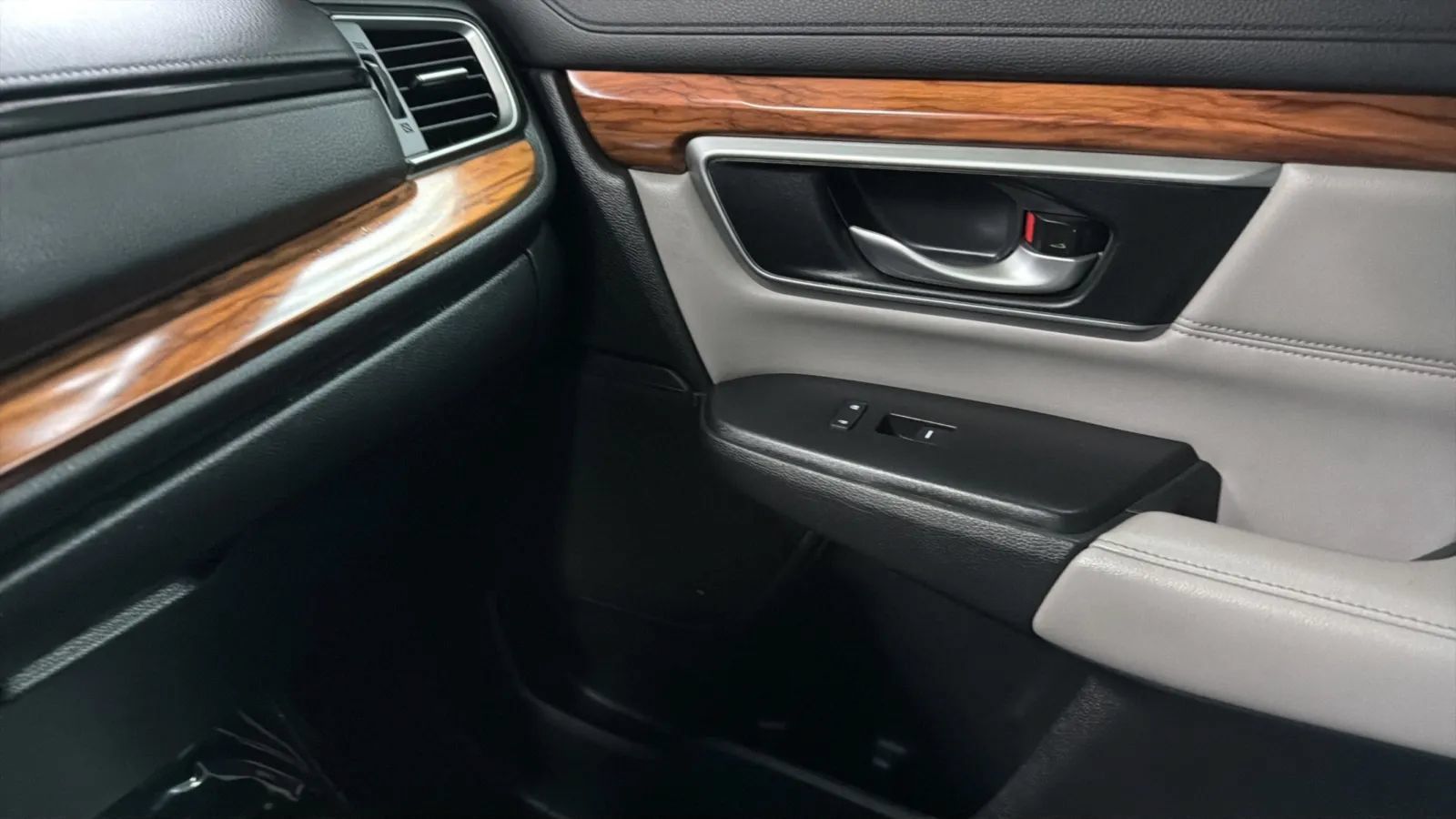 Used 2017 Honda CR-V EX-L image 16