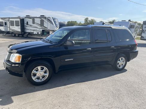 Used 2004 GMC Envoy XUV SLE image 4