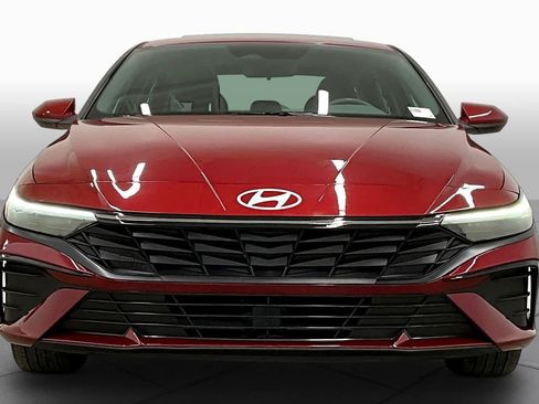 Used 2025 Hyundai Elantra SEL FWD image 4