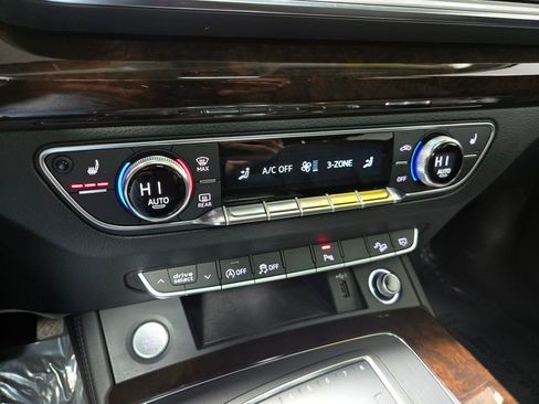 Used 2019 Audi Q5 2.0T Premium Plus w/ Premium Plus Package image 27