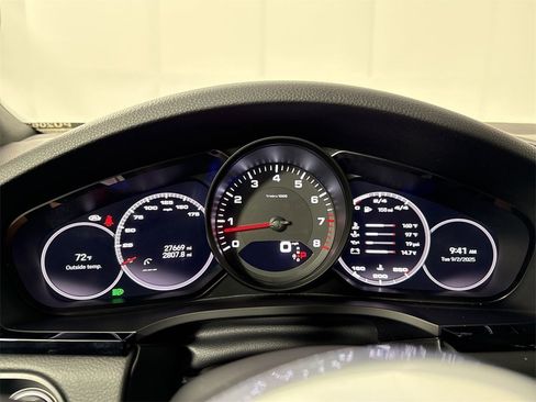 Certified 2022 Porsche Cayenne w/ Premium Package Plus image 34