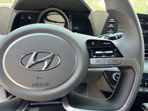 Used 2023 Hyundai Elantra SEL FWD image 36