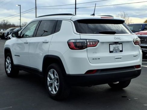 Used 2024 Jeep Compass Latitude image 5