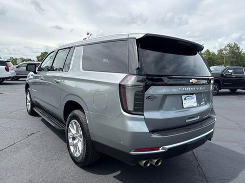 Used 2025 Chevrolet Suburban Premier RWD image 5