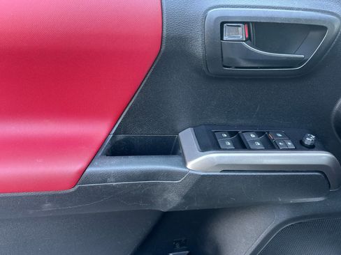 Used 2023 Toyota Tacoma SR5 image 9