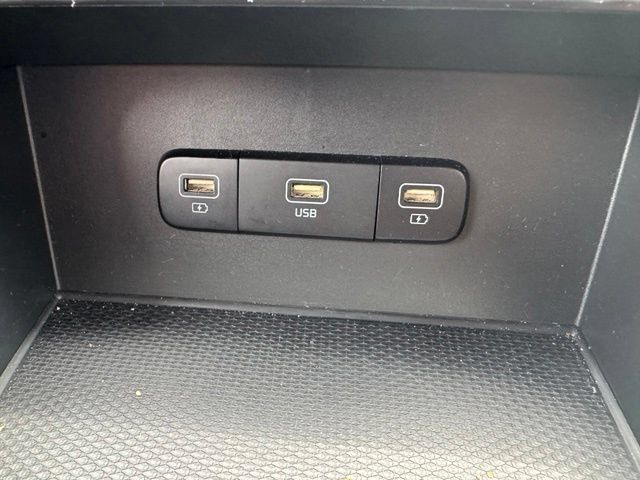 Used 2023 Kia Carnival LX FWD image 46