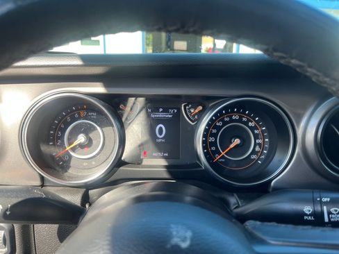 Used 2022 Jeep Gladiator Sport image 20