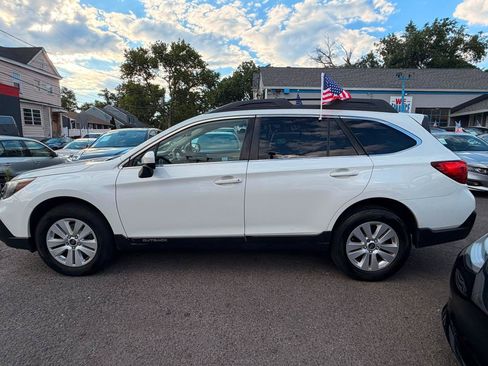 Used 2019 Subaru Outback 2.5i Premium AWD/4WD image 6