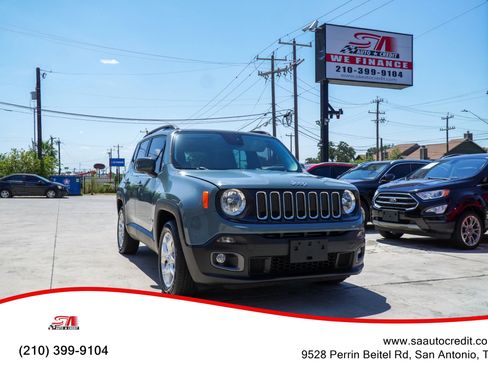 Used 2017 Jeep Renegade Latitude FWD image 1