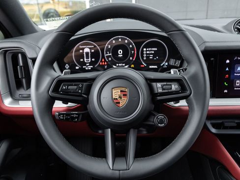 New 2026 Porsche Cayenne Coupe AWD/4WD image 13