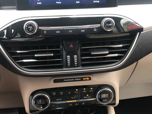 Used 2021 Ford Escape SEL w/ Technology Package FWD image 20
