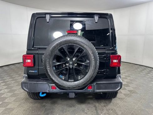 Used 2022 Jeep Wrangler Unlimited Sahara w/ Dual Top Group image 4