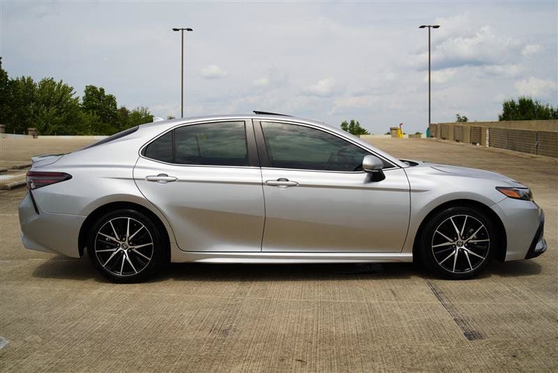 Used 2024 Toyota Camry SE w/ Audio Upgrade Package FWD image 6