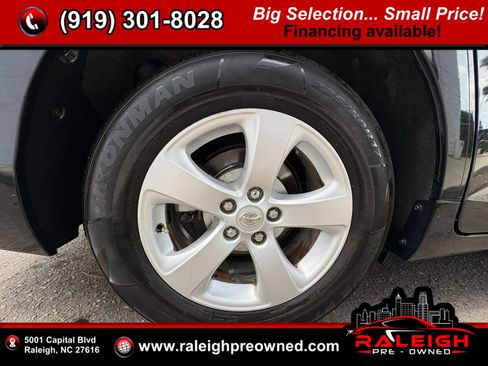 Used 2015 Toyota Sienna LE FWD image 53