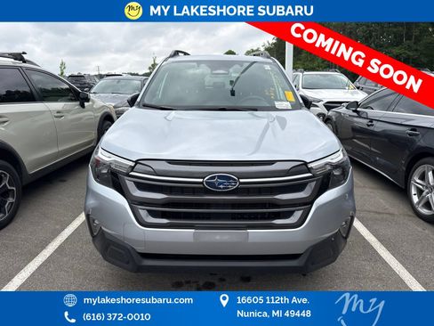 Used 2025 Subaru Forester Premium AWD/4WD image 2