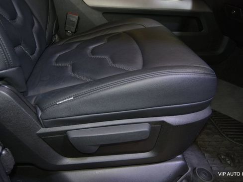 Used 2022 RAM 2500 Big Horn w/ Level C Equiment Group image 17