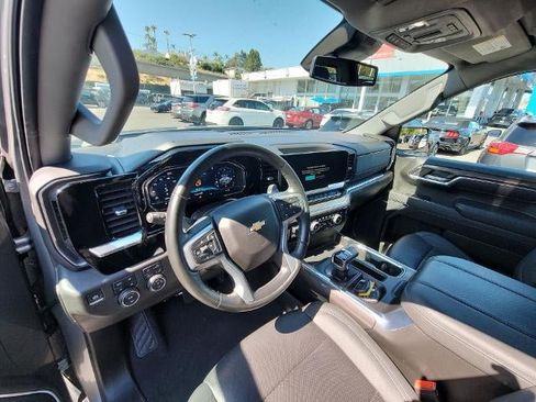 Used 2024 Chevrolet Silverado 1500 LTZ AWD/4WD image 10