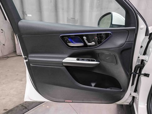 Certified 2025 Mercedes-Benz GLC 300 image 21