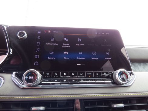 Used 2025 Chevrolet Colorado ZR2 w/ Off-Road Front Bumper Package image 34