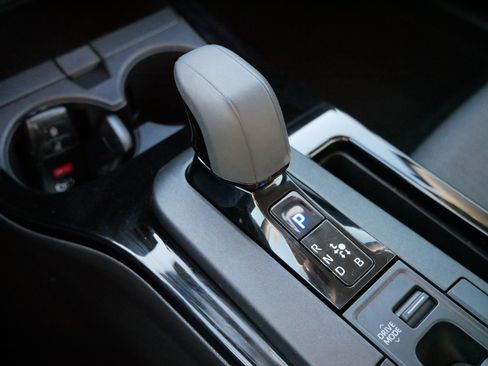 Certified 2024 Toyota Prius LE image 25